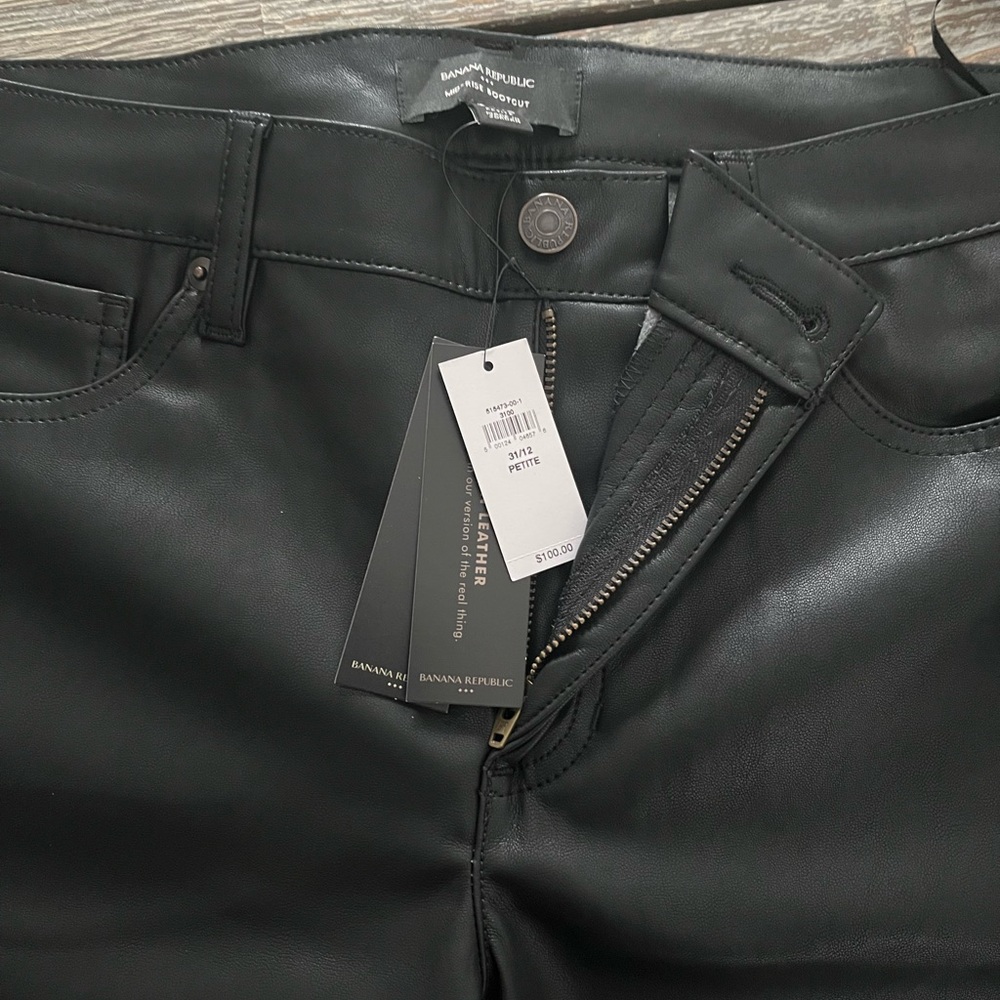 NWT. Banana Republic vegan leather pants, size 31 Petite.